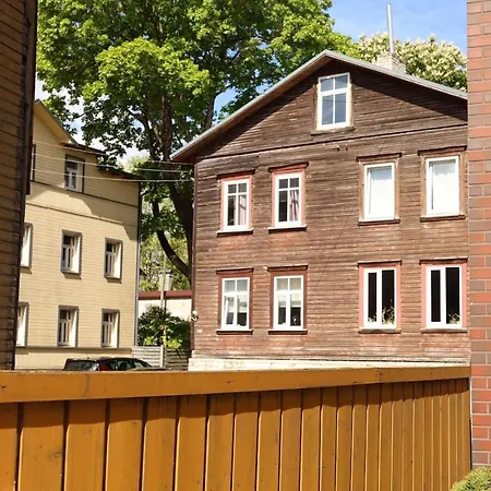 15min Walk To Oldtown, Dishwash, Parking, Aircon Apartment